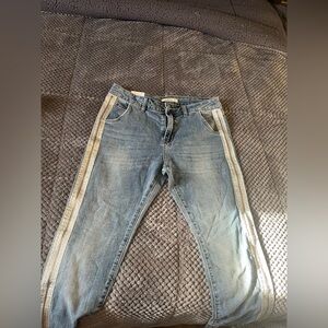 Stylish Blue Cropped Jeans with Side Stripes